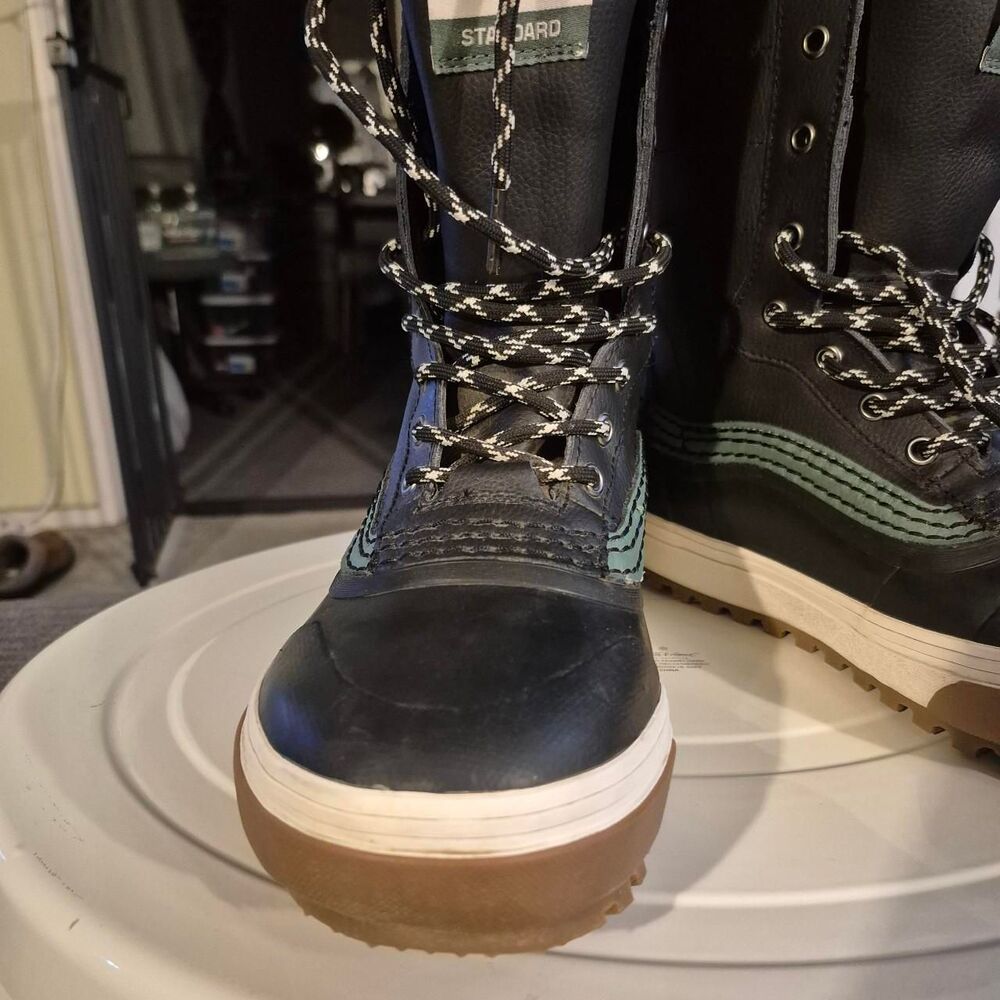 Vans Women's Multi Boots View 3
